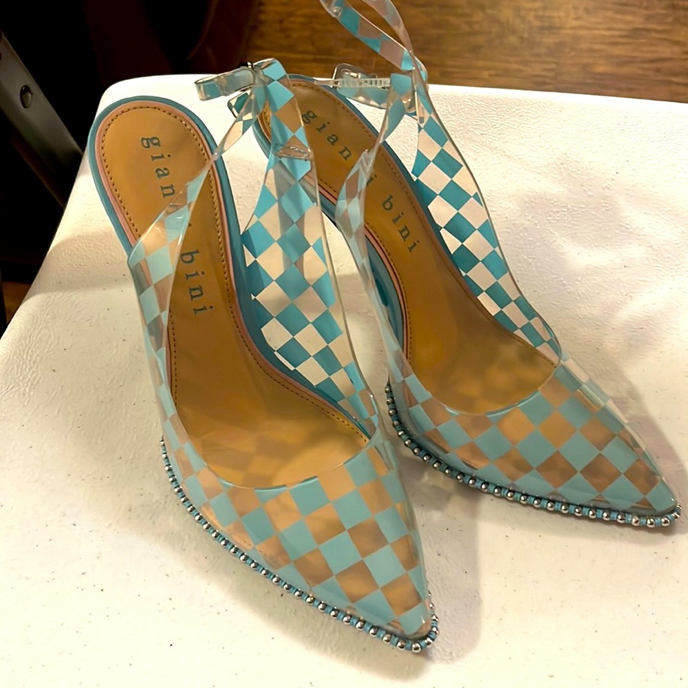 NWOT Gianni Bini  heels light blue size 8